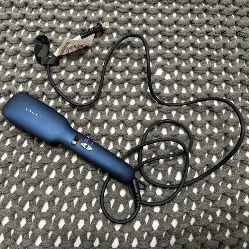 Monat Blue Hair Straightening brush